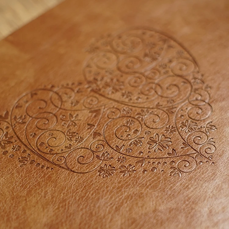 A4 Leather Heart Kraft Paper Notebook / Photo ALBUM / Hand-painted Graffiti Day Book / DIY Leather Wedding Albums