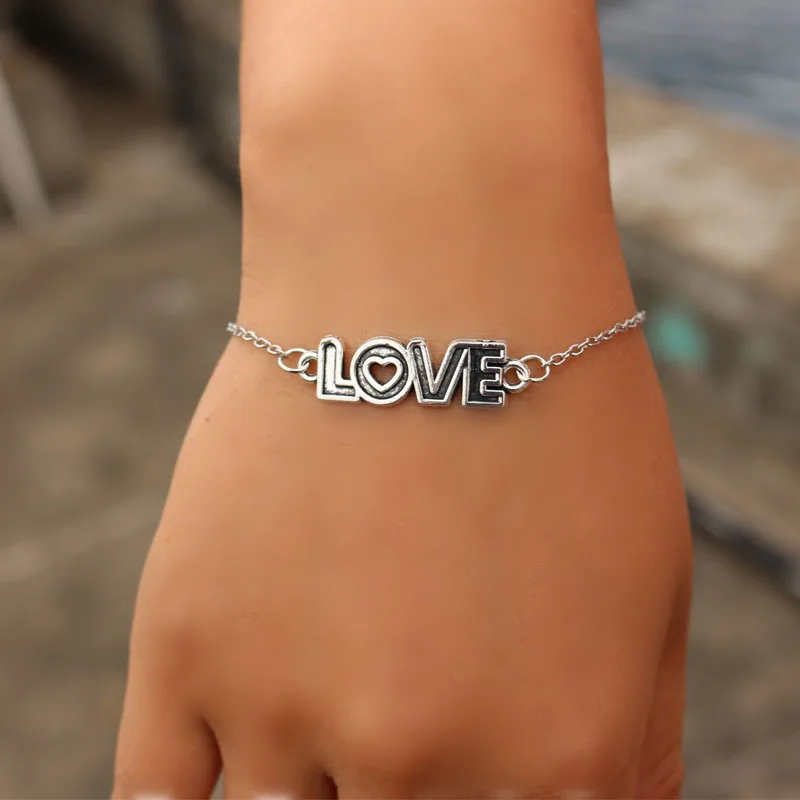 1Pcs Trendy Charm Bracelets Link Chain Bracelet Bangle Cross Heart Handcuff Love Peace Eye Valentine\'s Day Gift Fashion Jewelry