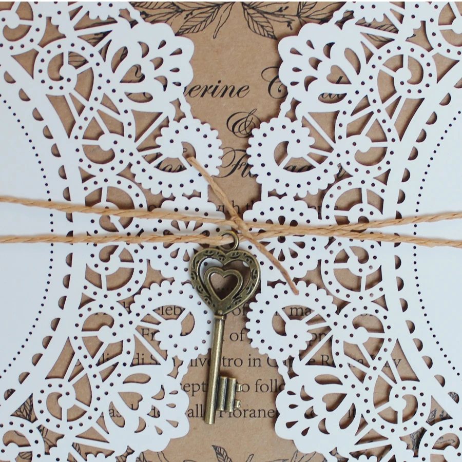 Vintage Invitations With a Key Pendant, Customized Wedding Invitation Card - Set of 50 image 2