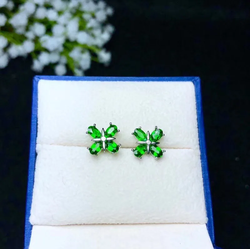 

Super beautiful earrings, 925 silver inlay, simple and delicate, natural gems, diopside.