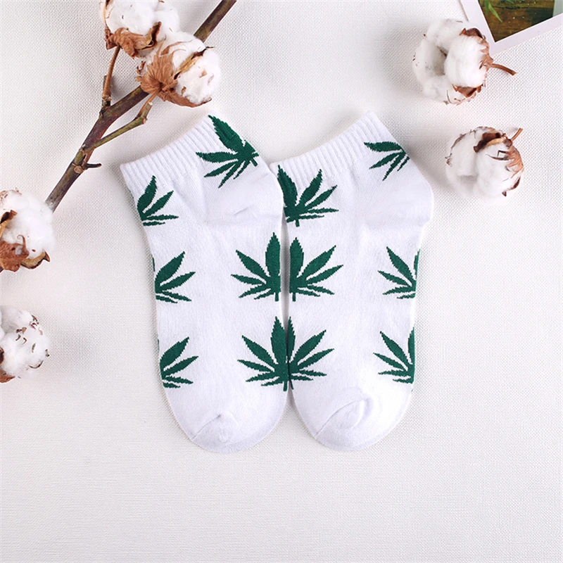 Women's socks cotton Harajuku skateboard hip hop maple leaf socks ladies street boat socks ladies