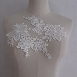 1Pair Nuovo Arrivo Bella Bianco Fiore Del Tessuto Neckline Del Collare di Vendita Calda Venise Forniture di Pizzo Applique Fine Decorare Accessori