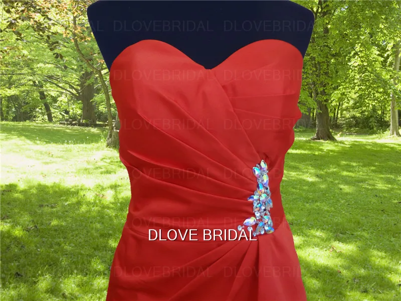 Dlove bridal 고품질의 간단한 레드 새틴 들러리 드레스 strapless sweetheart short sheath 드레스 메이드 드레스 실제 사진