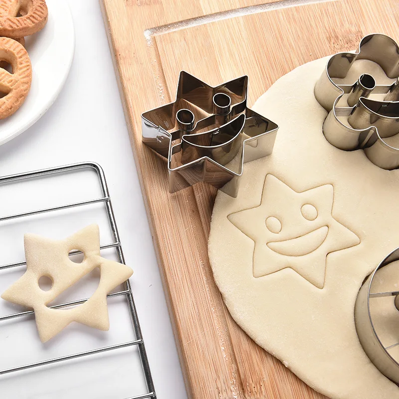 1/4pcsStar Smile Heart Flower Shape Cookie Cutter Biscuit Mould Baking Set Smile Stainless Steel Bakeware fruit cutter Tools