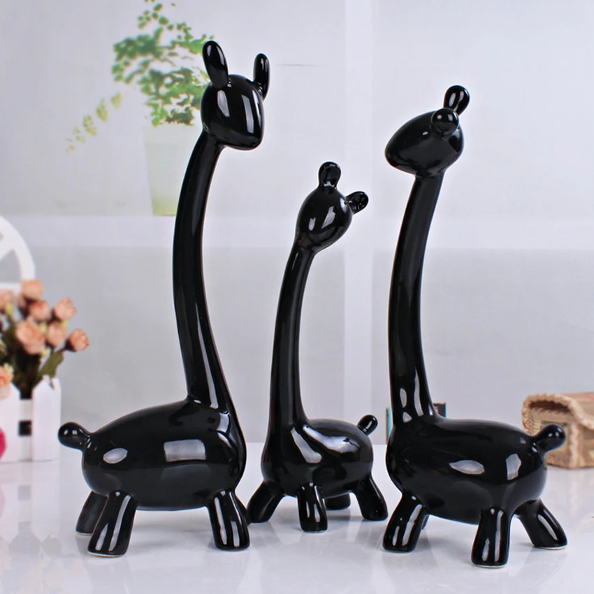 Creative Family of three giraffe Decoration Crafts animal Ceramic deer figurines Wedding gift Sculpture sitting room decorate