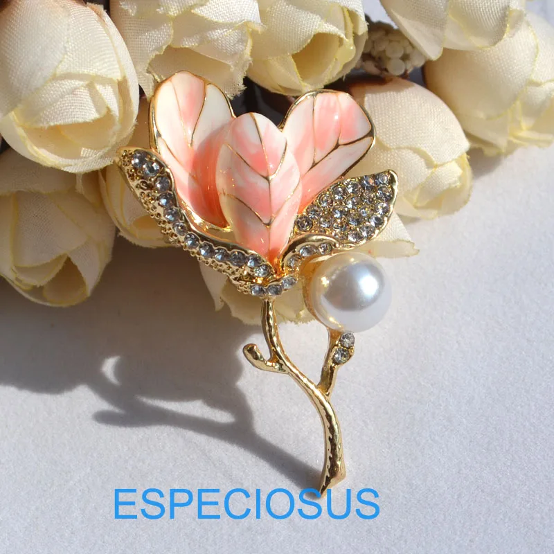 Elegant Pin Rhinestone Jewelry Flower Brooch Lily Painted Gold Color Pearl Giraffe Women Breast Pin Pink Color Lady\'s Garments