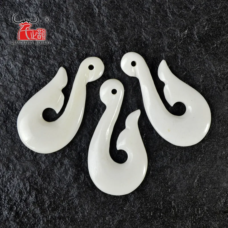 3PCS Handmade Carved Yak Bone FISHHOOK Pendant Hawaii sport of surfing Style Bone white Beads DIY Jewelry Accessory 40mmX21mm