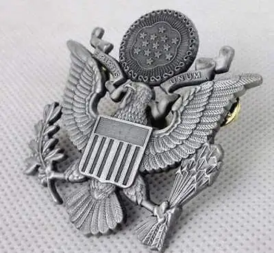 WWII US Army Epluribus Unum Officers Metal Cap Hat Badge Grey-US110