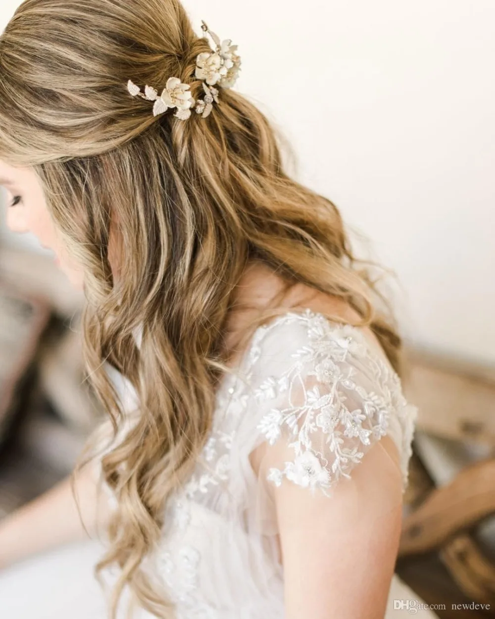 Robe de mariée en dentelle style bohème, col en V, manches courtes, Sexy, dos nu, sur mesure, coupe trapèze, 2019