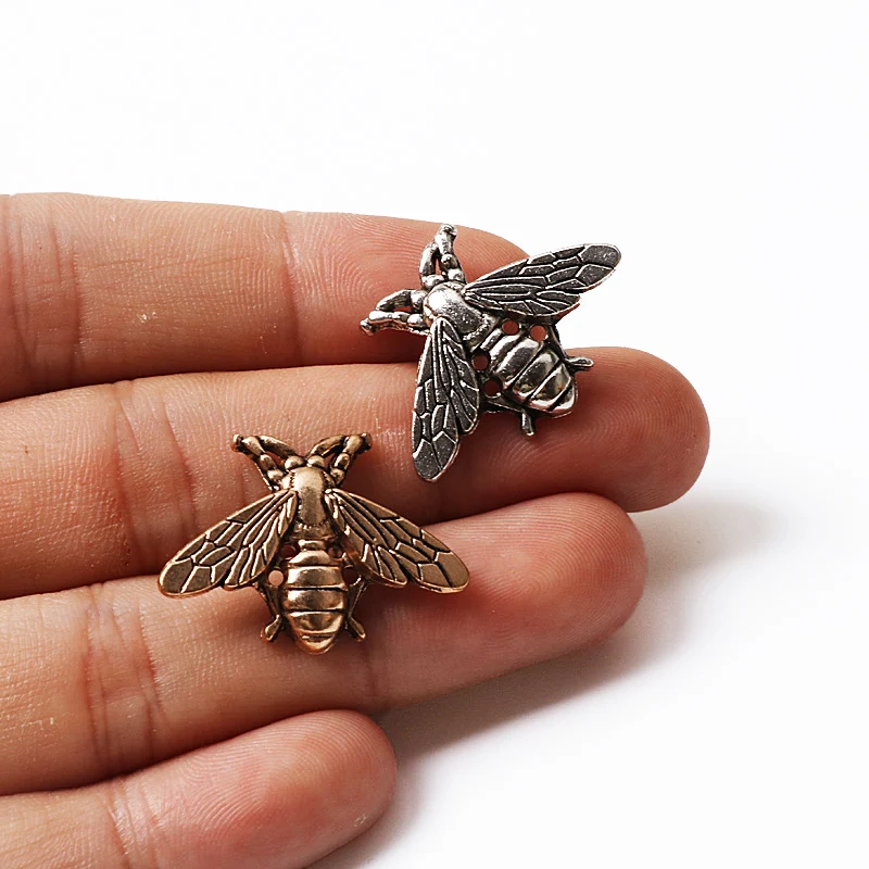 Bee Brooch Pins For Men Women Retro Cute Small Bee Insect Brooch Broach Needle Accessories Party Jewelry