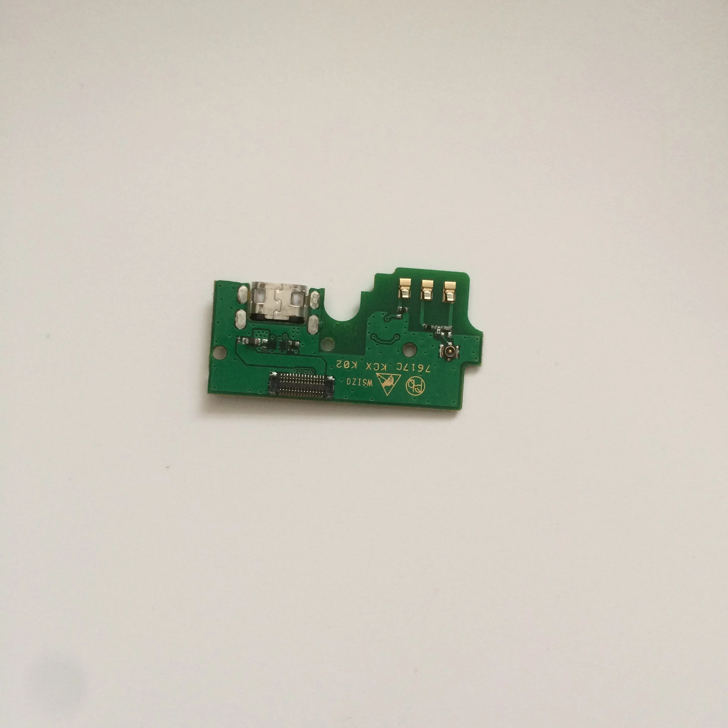 

New Replacement USB Plug Charge Board For Homtom HT20 4.7 Inch 1280x720 MTK6737 Quad Core Cell Phone Free Shipping