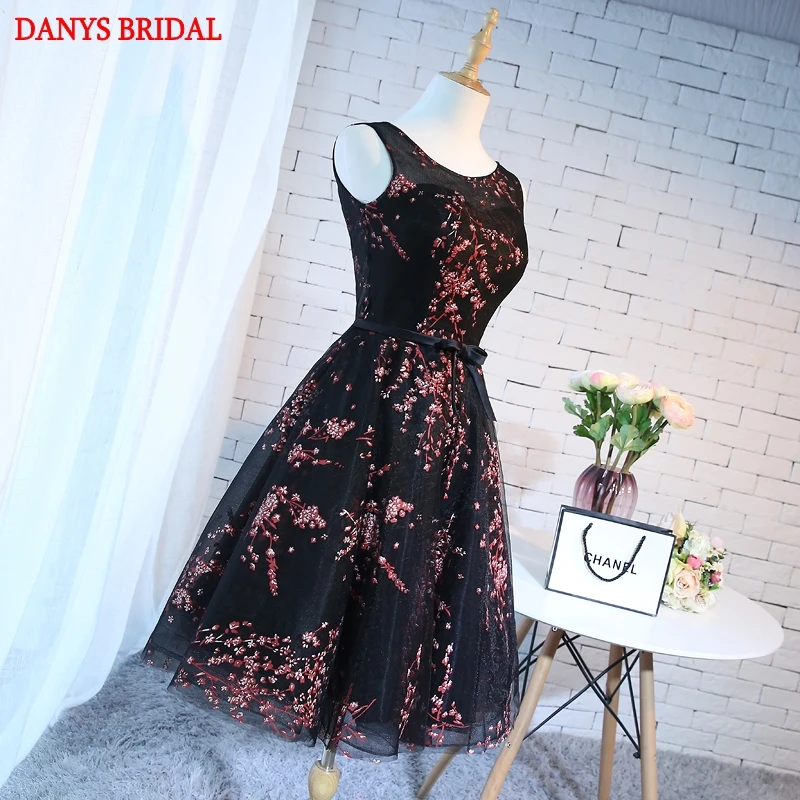 

Floral Short Lace Homecoming Dresses Party Prom Dresses Junior Cute 8th Grade Graduation Formal Little Black Dresses