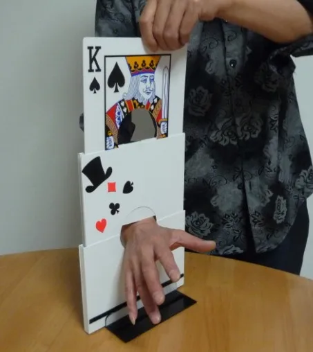 Playing Card Arm Chopper - Stage Magic Tricks,illusion,Fun,Classic Magic Toys,Party Magia Show,Recommend