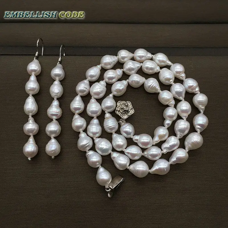 Special small baroque pearl choker necklace hook earring set tissue nucleated flameball white natural screw thread pearls Lady