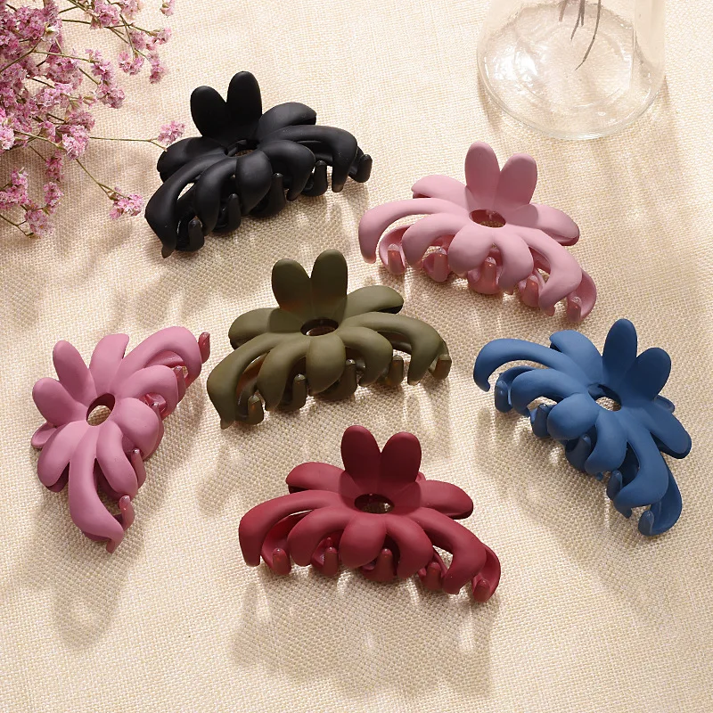 New Hairdress For Women Scrub Flower Acrylic Hair Claw Clips Hollow Out Carving Crab For Hair accessories