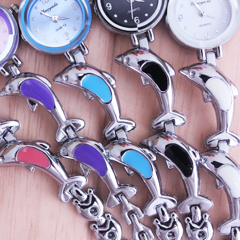Relógio de pulso Dolphins dos desenhos animados das mulheres, relógios de quartzo, pulseira de cristal, vestido, moda, personalidade, meninas, vendas quentes, 2024