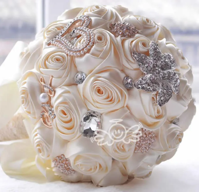 

2016 new hot Gorgeous crystal in stock Stunning Wedding flowers White Bridesmaid Bridal Bouquets artificial Rose Wedding Bouquet