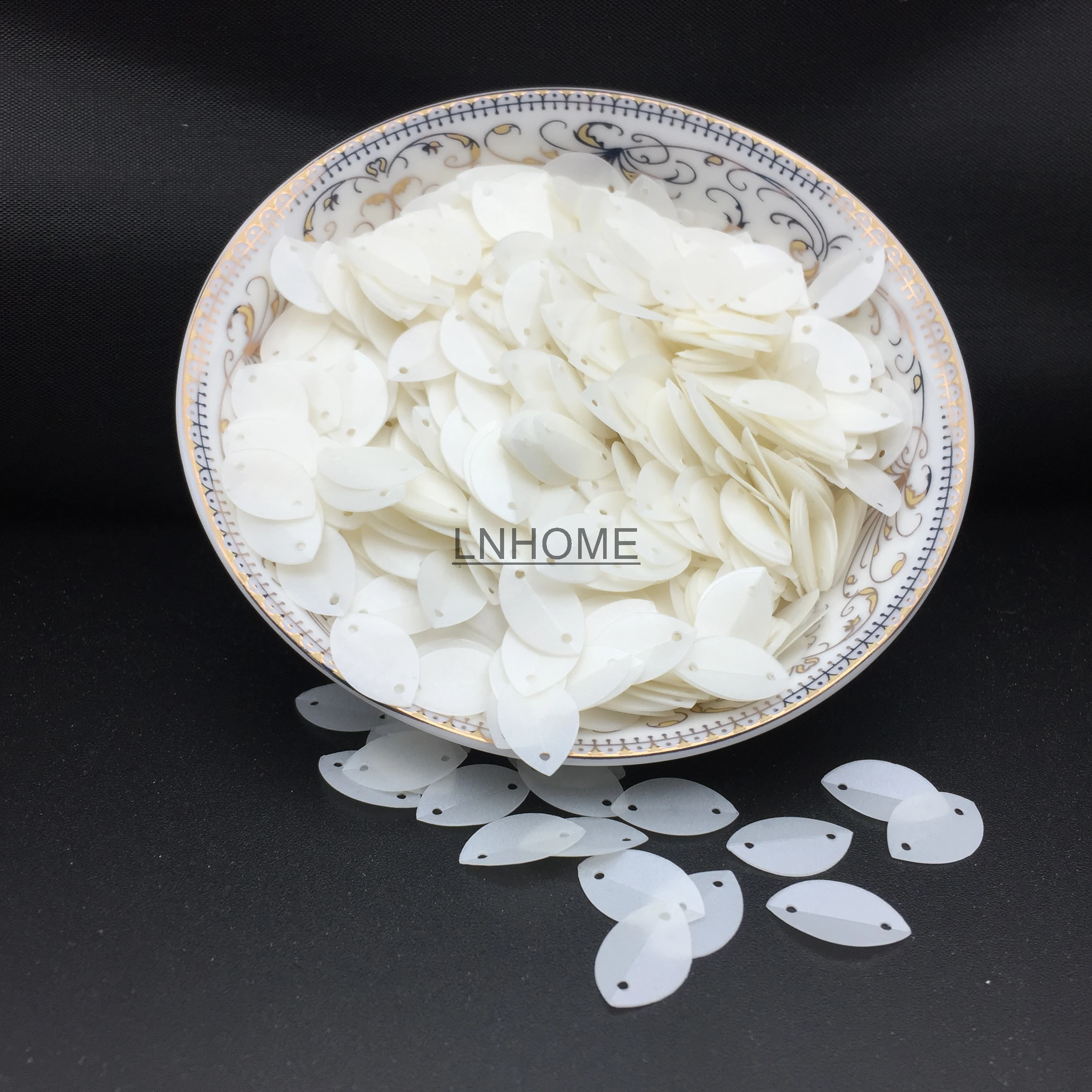 800pcs 9*15mm Cup Oval Folded Sequins For Crafts Loose Paillettes Sewing,Wedding,Kids DIY Garment Matte White