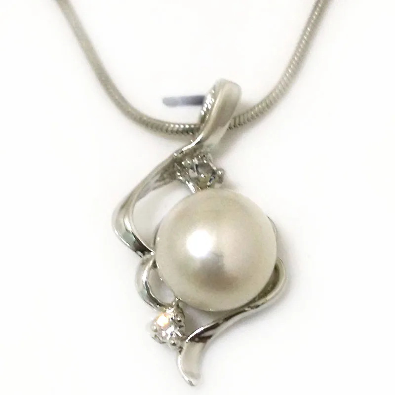 18 inches Zirconia Heart Style 10-11mm Natural Lavender Button Pearl 925 Silver Pendent Necklace