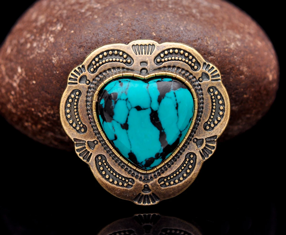 30mm  Antique Brass Tribal Flower Carved Love Heart Turquoise Leather Conchos For Belt Bag Leathercraft Wallet Decor Screwback