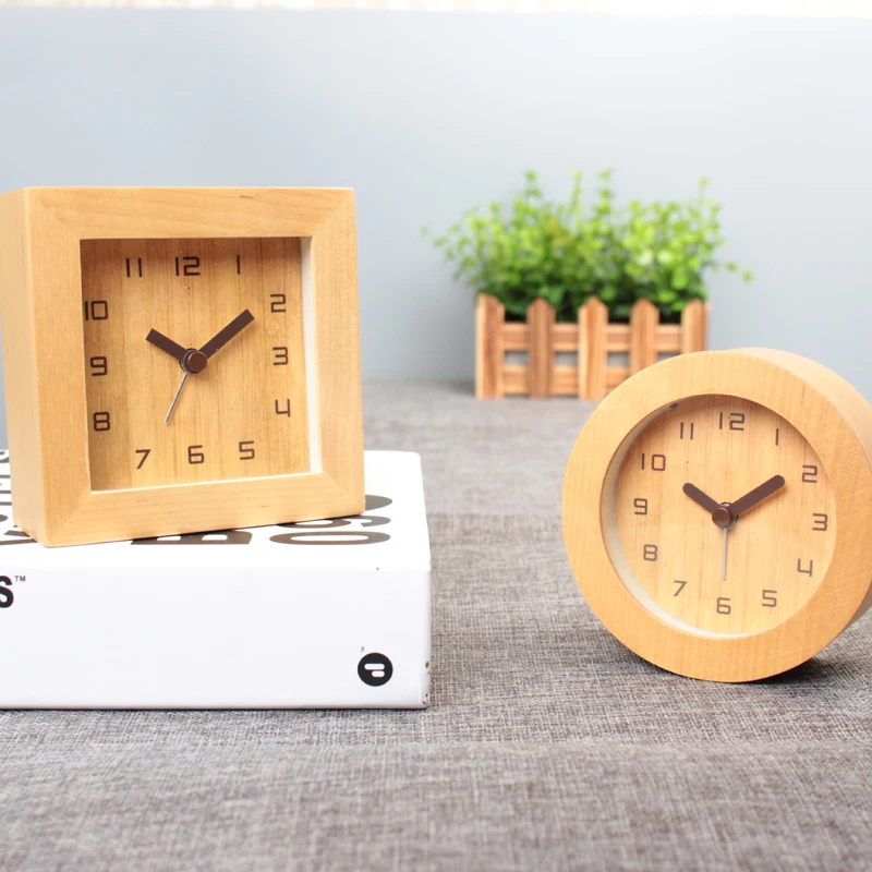 

Mute Creative Wooden Alarm Clock, Cute Bedside Clock, Simple Student Fashion, Simple Mini Personality Bedroom Clock, Seat Clock