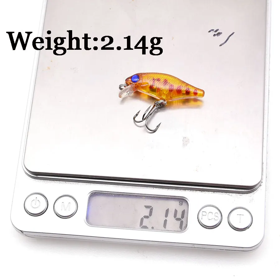 1 piece small artificial  hard plastic minnow lure bait , water fishing wobbler treble hook swimming bait