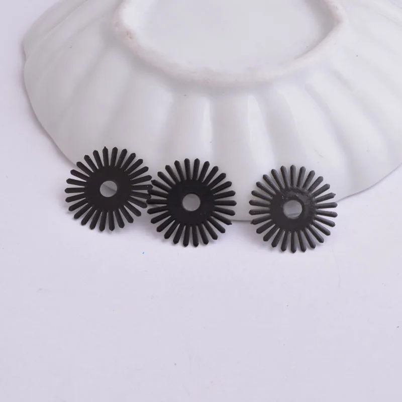100 Stück AC8222 18mm Messing Runde Anhänger Zahnrad-Anhänger Verbindungsstücke Filigrane Ohrring-Verbinder DIY Schmuckmaterialien – Detail 8