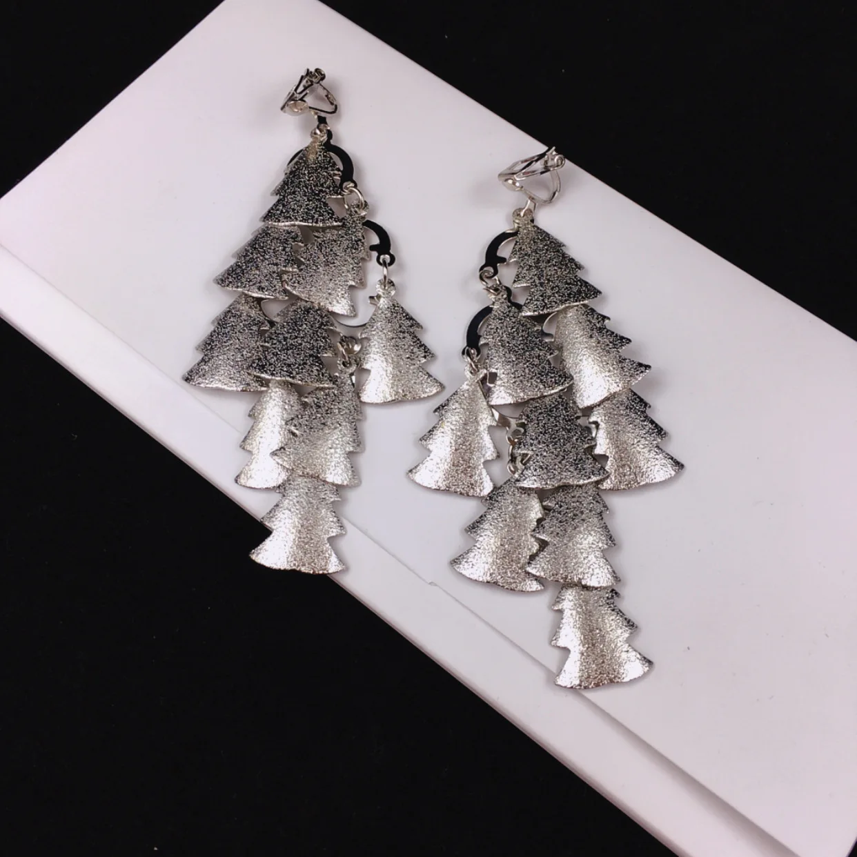 Grace Jun  New Style Vintage Fashion Tree Leaf Clip on Earrings and Pierced Earrings for Women Party Wedding Elegant Earring