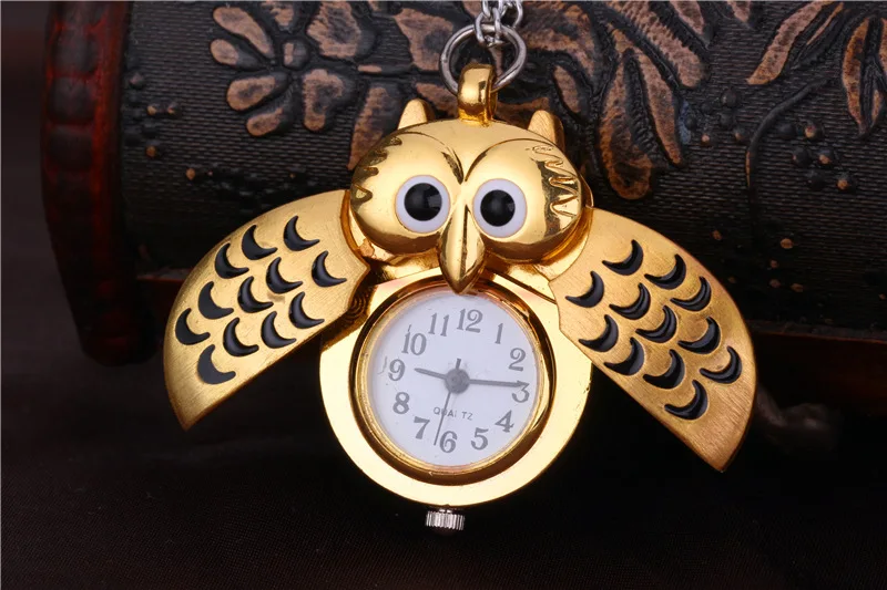 Pocket Watch Retro Big Eyes Colorful Owl Fashion Design Quartz Clock With Necklace Ten Colors Are Available