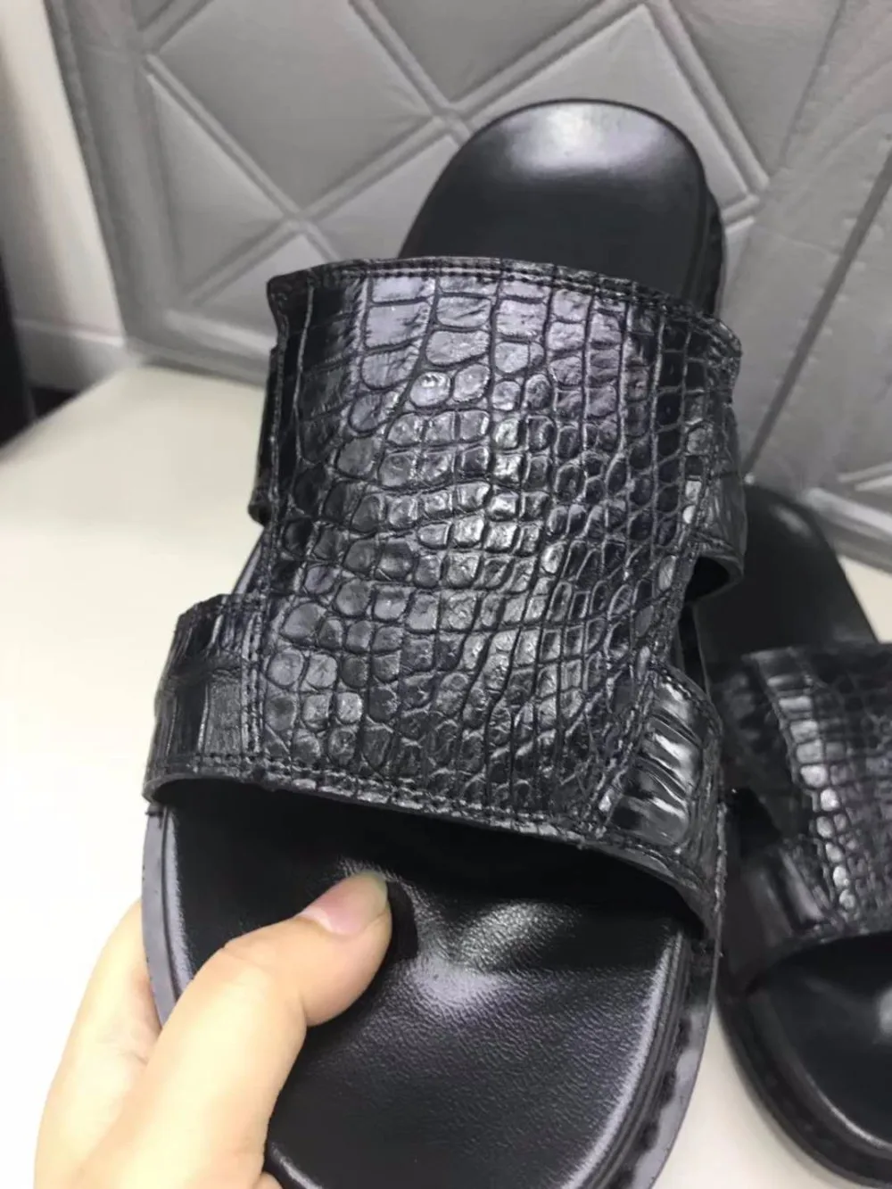 100% Genuine real crocodile belly skin men summer shoe solid thread strong anti-slide base men shoe black color leisure men shoe