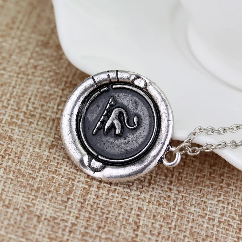 Fairy Tale Drama Once Upon a Time Snow White and Prince Charming necklace Emma Swan Amulet Pendants Necklace AGED ANTIQUE