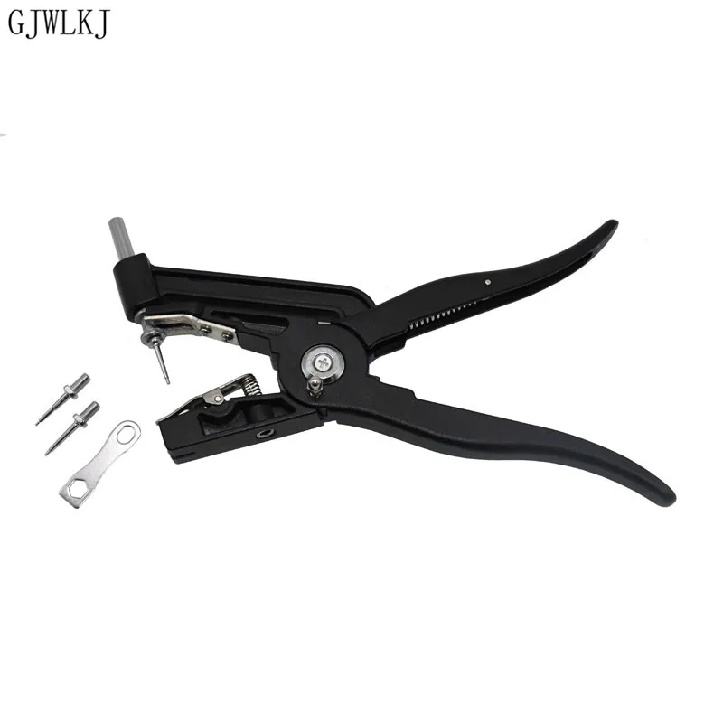 

2 pcs Ear tag clamp animal controller black metal hydraulic rebound ear clip pliers pig and sheep rabbit identification tool