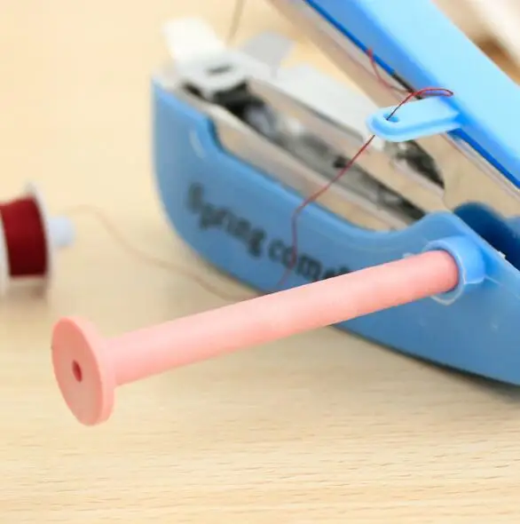 Mini Macchina Da Cucire Manuale TECKZOON – Portatile Con Impugnatura Ergonomica, 2 Modalità Di Alimentazione, Kit Completo Per Principianti