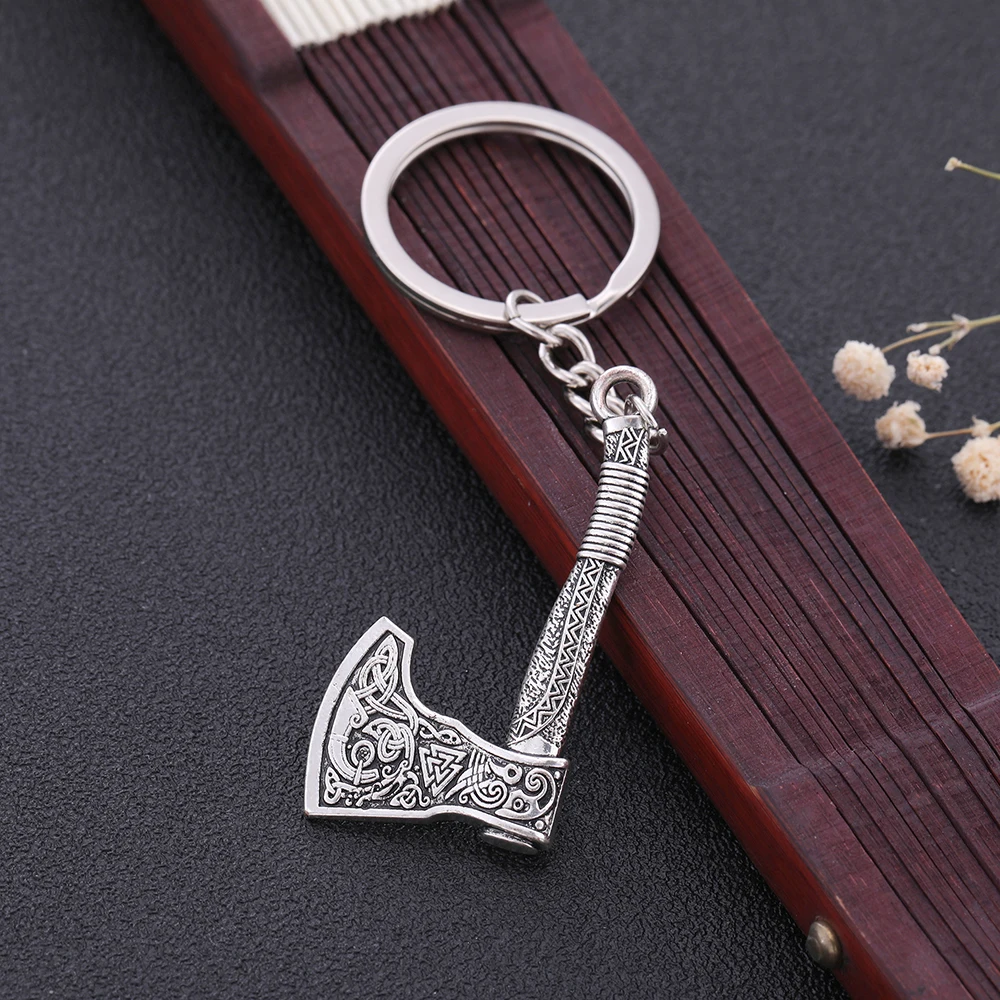 Skyrim Vintage 3D Slavic Axe Perun\'s Charm Key Chain Symbol of Norse Amulet Valknut Celtics Knot Men\'s Keychain Gift