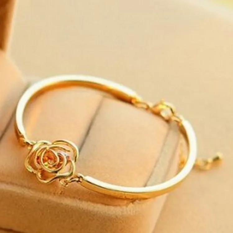 2020 new fashion Korean version of the Golden Rose upscale camellia zircon bracelet Wholesale jewelry