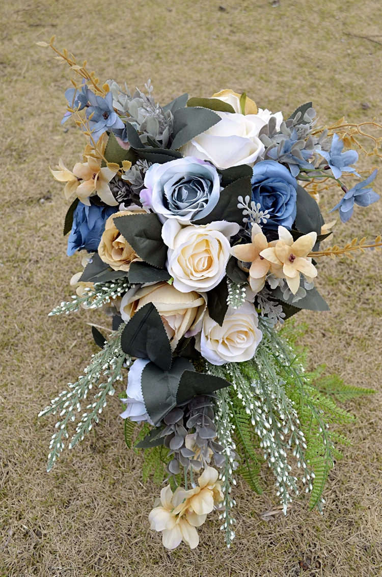 Ramo de novia azul marino con rosas blancas y grises, abalorio de inicial natural, flores de seda para boda, fiesta nupcial, Matrimonio, 2021