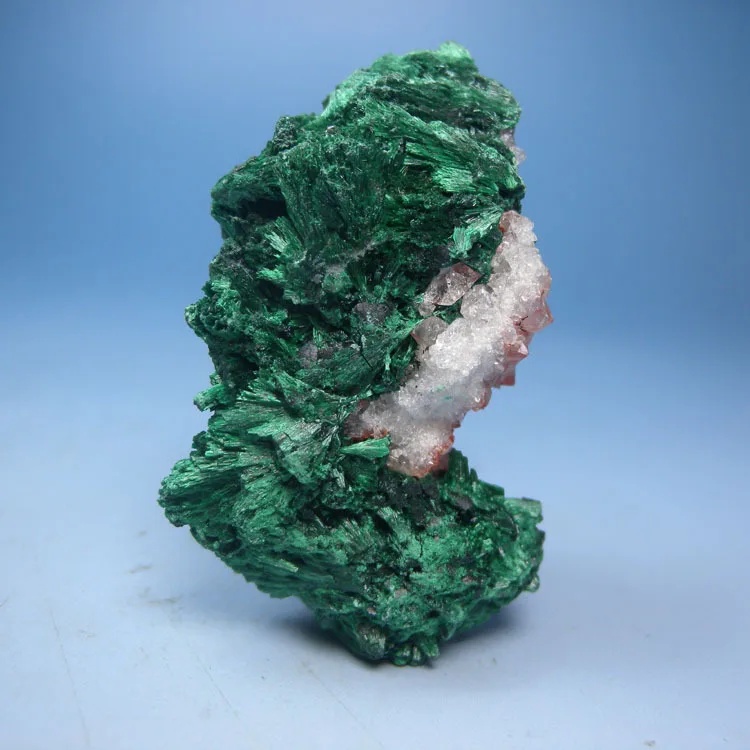 

Natural symbiotic ore minerals malachite crystal calcite mineral specimens teaching specimens gem collection