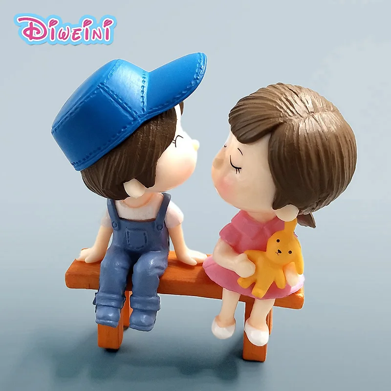 Lover Datting Models Boy Girl Sitting Chair Miniatures Figurines Couple Fairy home Garden Wedding Doll Decoration Girl toy gift