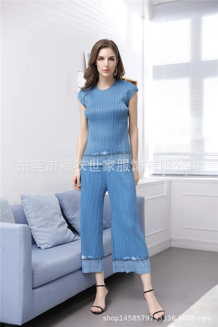 

HOT SELLING Miyake Fold pure color short-sleeved t-shirt two-piece women fashion fold wide-legged pants suit IN STOCK