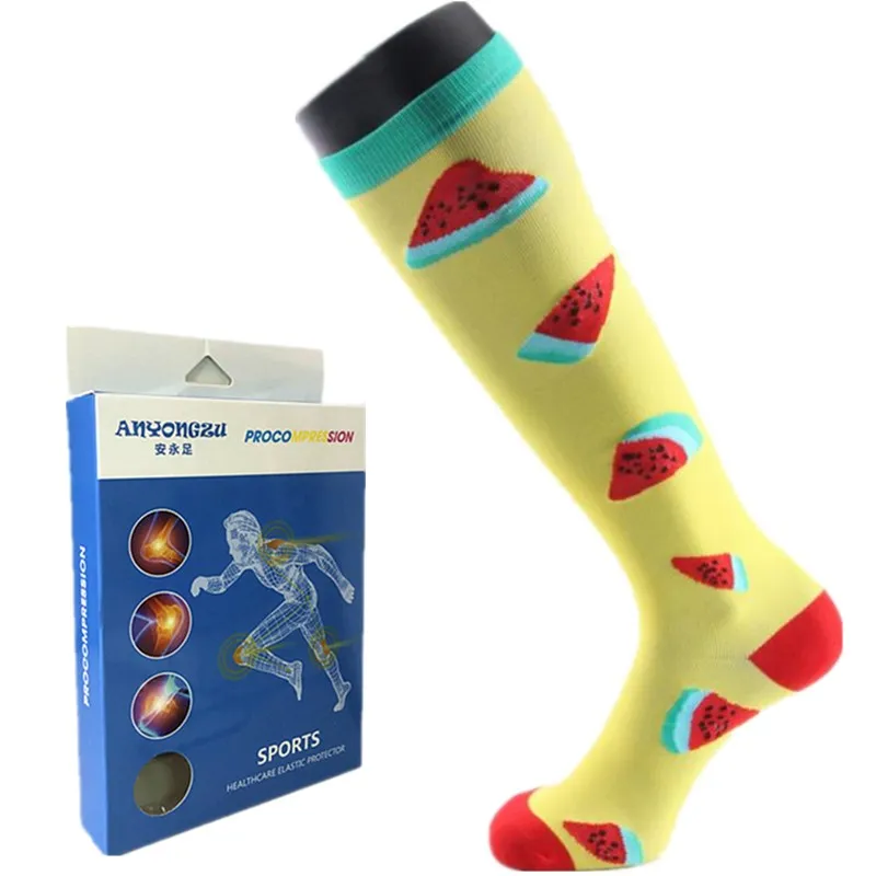 New Style Protect Legs Prevent Varicose Veins Women Medical Compression Socks Bright Pattern Mid-calf Length Socks With Gift Box