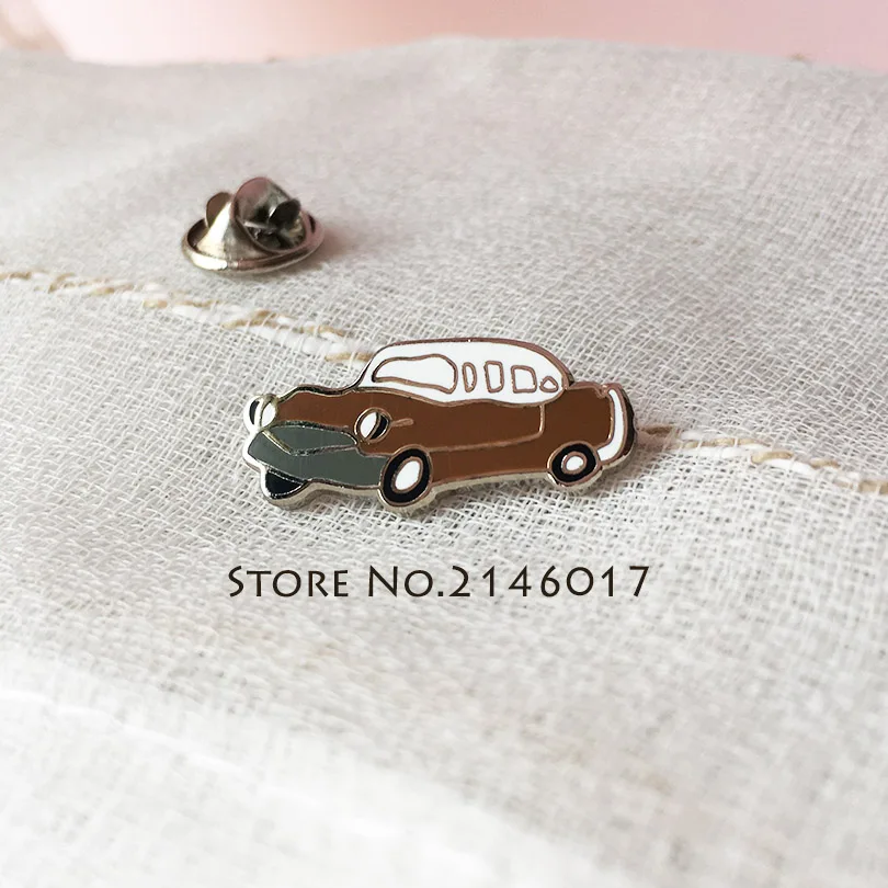 10pcs Wholesale Hard Enamel Brooch Pins Button Vintage Car Cool Vehicle Lapel Pin for Women Men Denim Jacket Collar Metal Badge