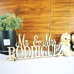 Custom Mr&Mrs Last Name Wooden Table Name Wedding Party Table Decoration Name Signs Personalized Place Name for Wedding Decor
