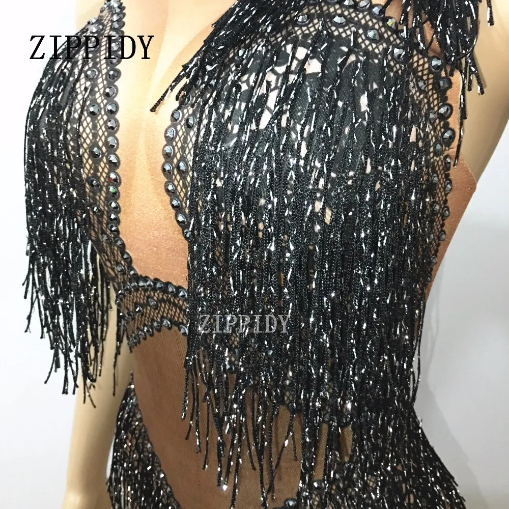 Roupa com borla brilhante, strass preto brilhante, pedras brilhantes, roupa para apresentação, vestuário de palco, peça única, collant para cantoras