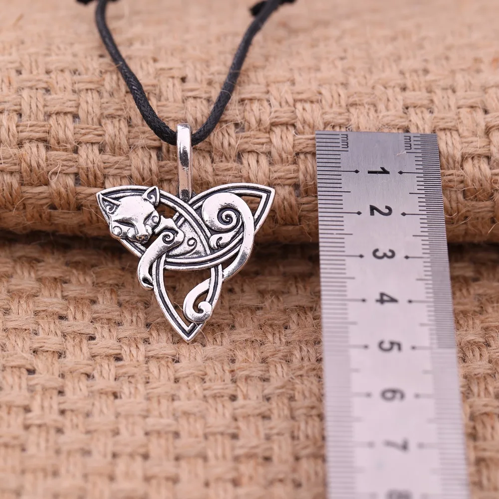 Skyrim Cute Fox&Triquetra Charm Animal Pendant Necklaces Adjustable Rope Chain Metal Pendant Necklaces Fashion Women Jewelry