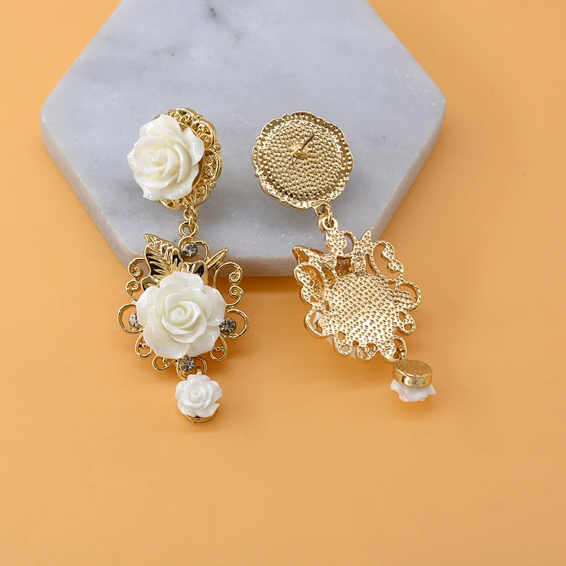 new design Fashion vintage white Flowers Drop Earring Retro Vintage Alloy Women Elegant Small Crystal Dangle Earring