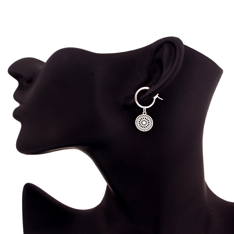 1Pair Classical Hollow Carving Pattern Round Hoop Earrings Women Chic Gold Metal Color Circle Pendant Earring Jewelry E353-3
