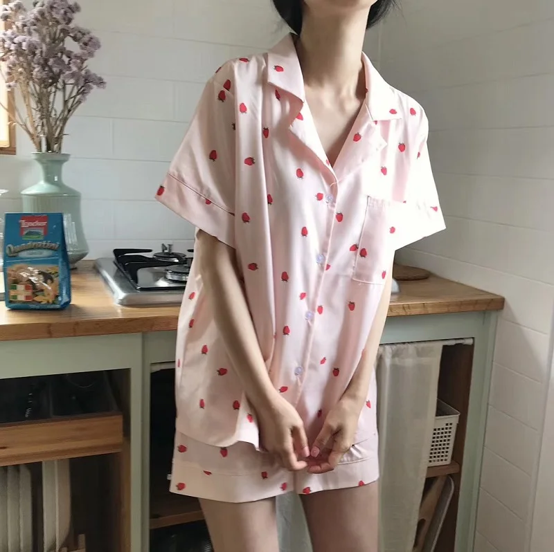 Strawberry Pink Printed Pajamas Set Women 2021 Summer Cute Turn Down Collar Blouse Tops And Hot Shorts Pajama Set Sleepwear