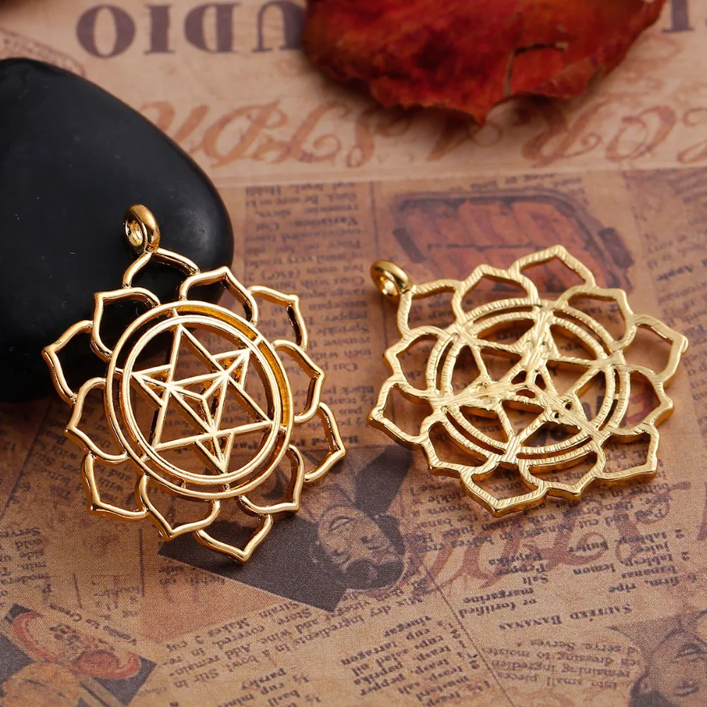 8Seasons Zinc Alloy Merkaba Meditation Pendants Round Gold Color Hollow Vintage Charms DIY Necklace Jewelry 38mmx 31mm, 10PCs