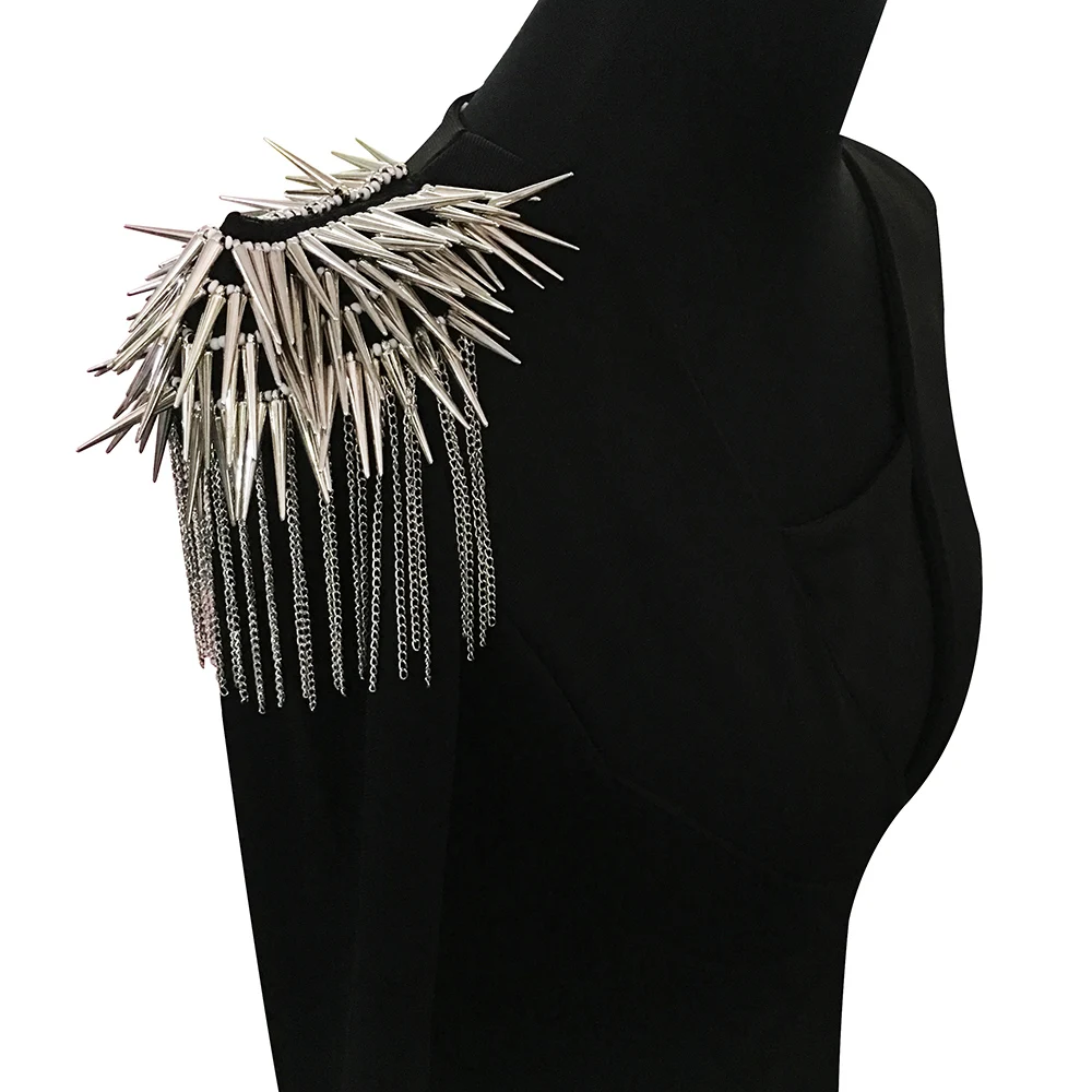 Beaded Rock Punk Rivet Shoulder Patches Motifs Fringe Epaulets for Suit Stage Clothes Shoulder Brooches 2 pieces