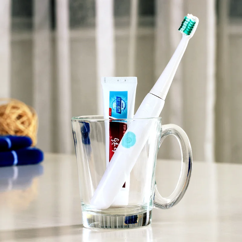 الموجات الصوتية لينة الشعر فرشاة الأسنان الكهربائية الاهتزاز فرشاة التنظيف التلقائي للماء فرشاة أسنان فرشاة أسنان بالغين